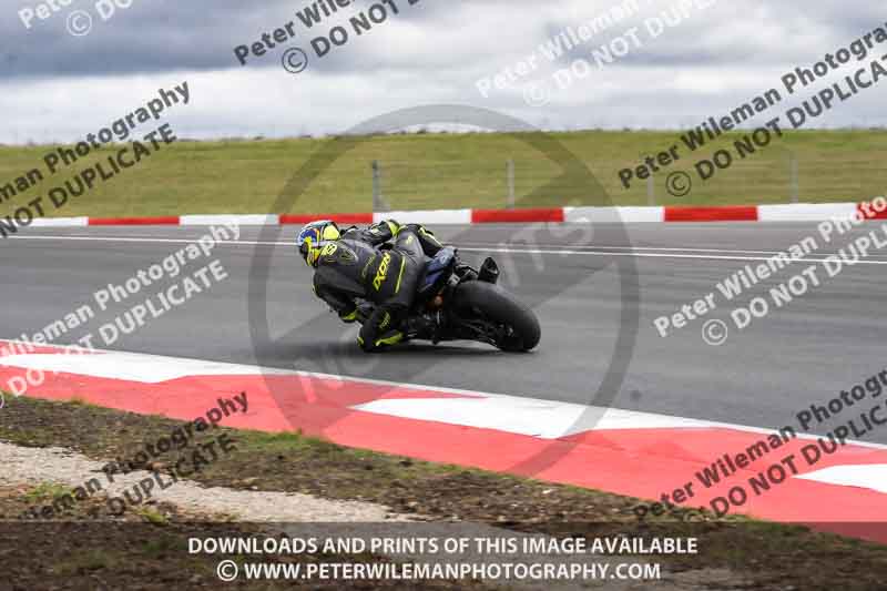 cadwell no limits trackday;cadwell park;cadwell park photographs;cadwell trackday photographs;enduro digital images;event digital images;eventdigitalimages;navarra;no limits trackdays;peter wileman photography;racing digital images;trackday digital images;trackday photos